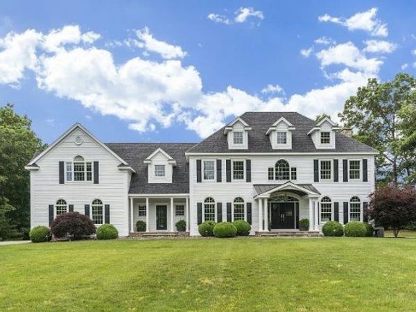 17 Bennington Road, Windham, NH 03087