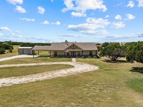 717 Dove Hill Lane, China Spring, TX 76633