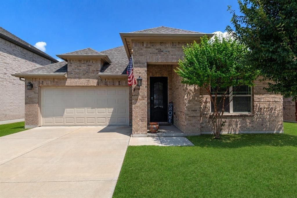 10324 Lakemont Drive, Fort Worth, TX 76131 Main Photo