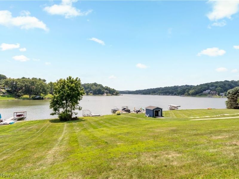 370 E Mohawk Drive, Malvern, OH 44644 Photo 19