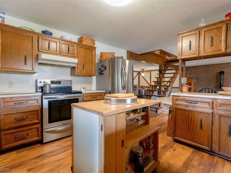 370 E Mohawk Drive, Malvern, OH 44644 Photo 8