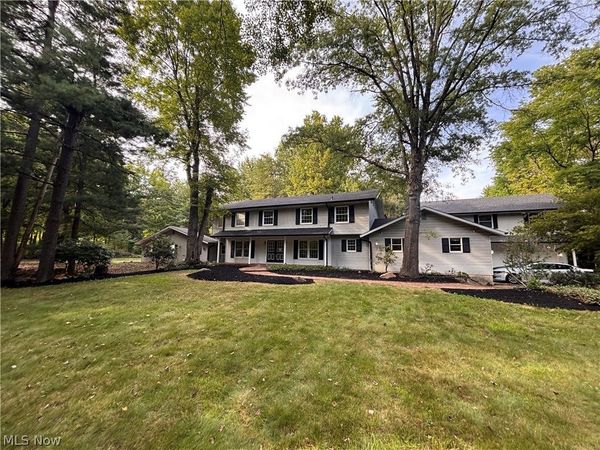 5683 Chestnut Ridge Road, Hubbard, OH 44425