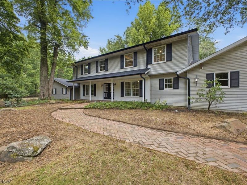 5683 Chestnut Ridge Road, Hubbard, OH 44425 Photo 2