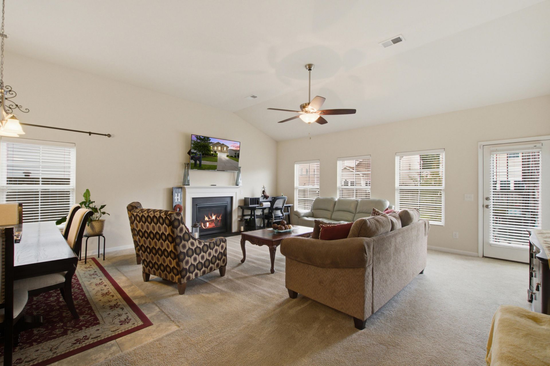 613 Zinnia Drive Photo 24