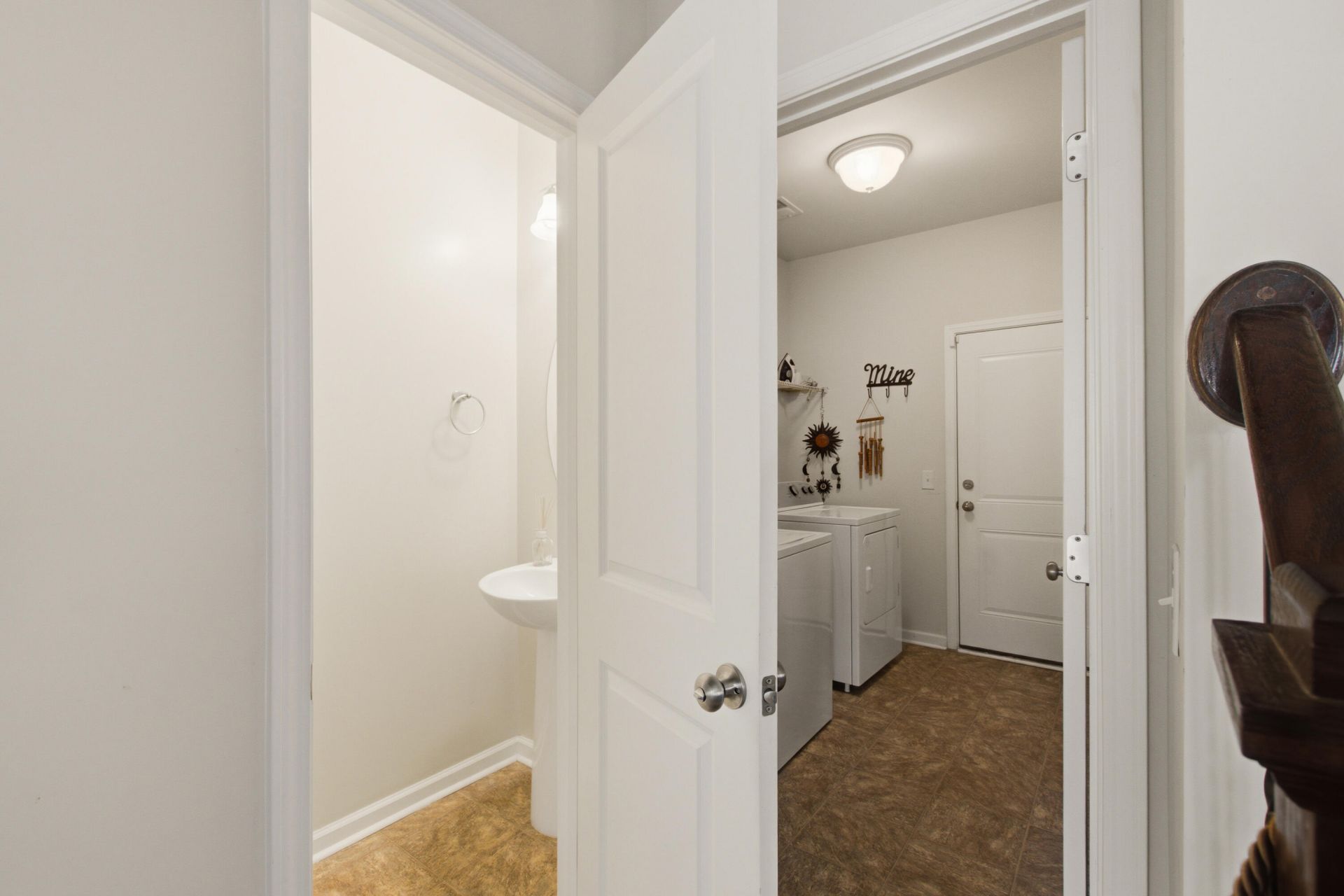 613 Zinnia Drive Photo 26