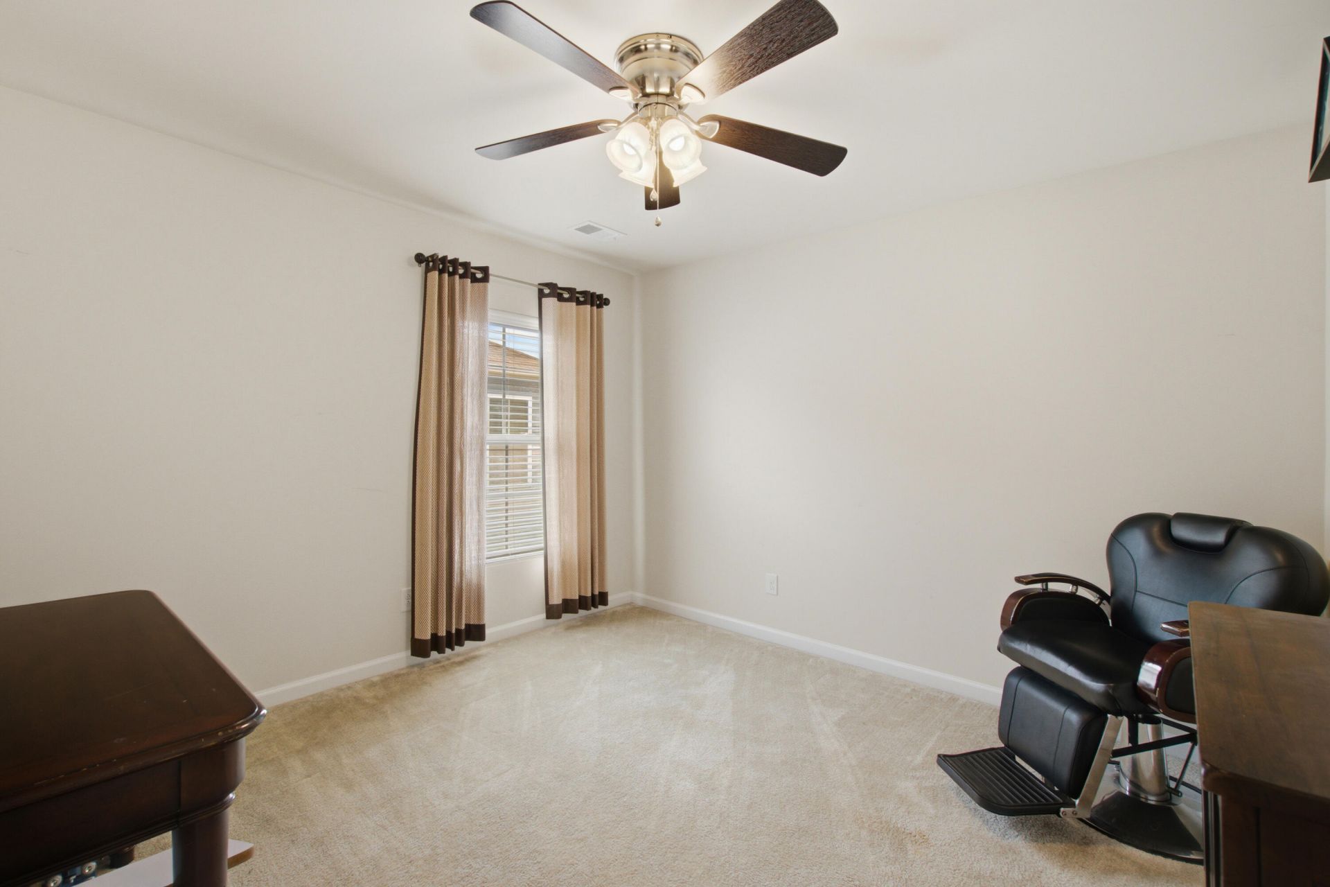 613 Zinnia Drive Photo 45