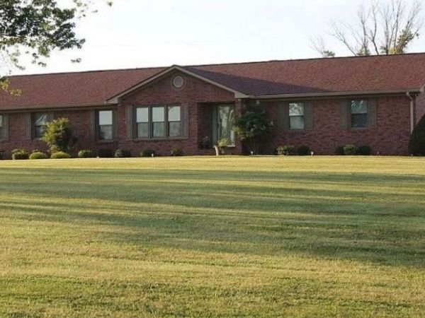 6730 Pierce Ln, Hopkinsville, KY 42240