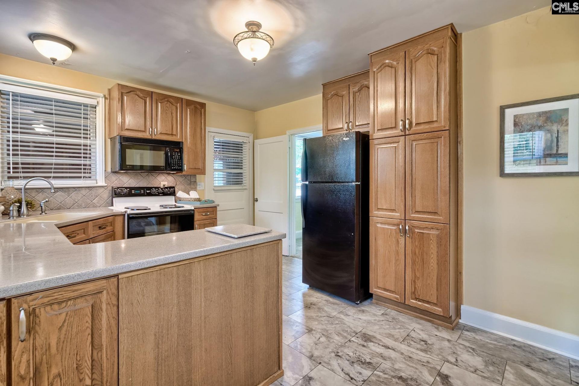 6400 Oakfield Road Photo 9