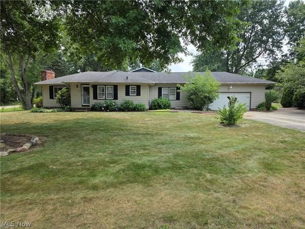 490 Bonshire Road , Akron, OH 44319