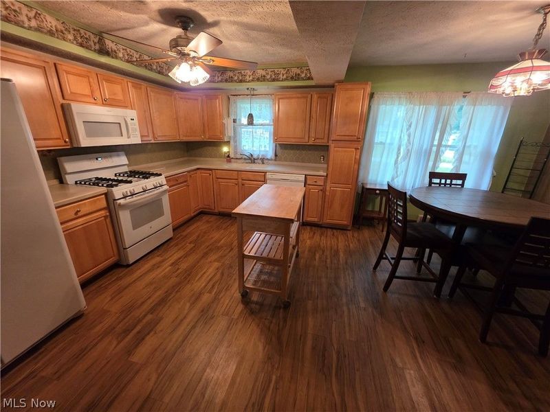 490 Bonshire Road, Akron, OH 44319 Photo 3