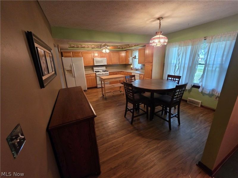 490 Bonshire Road, Akron, OH 44319 Photo 5
