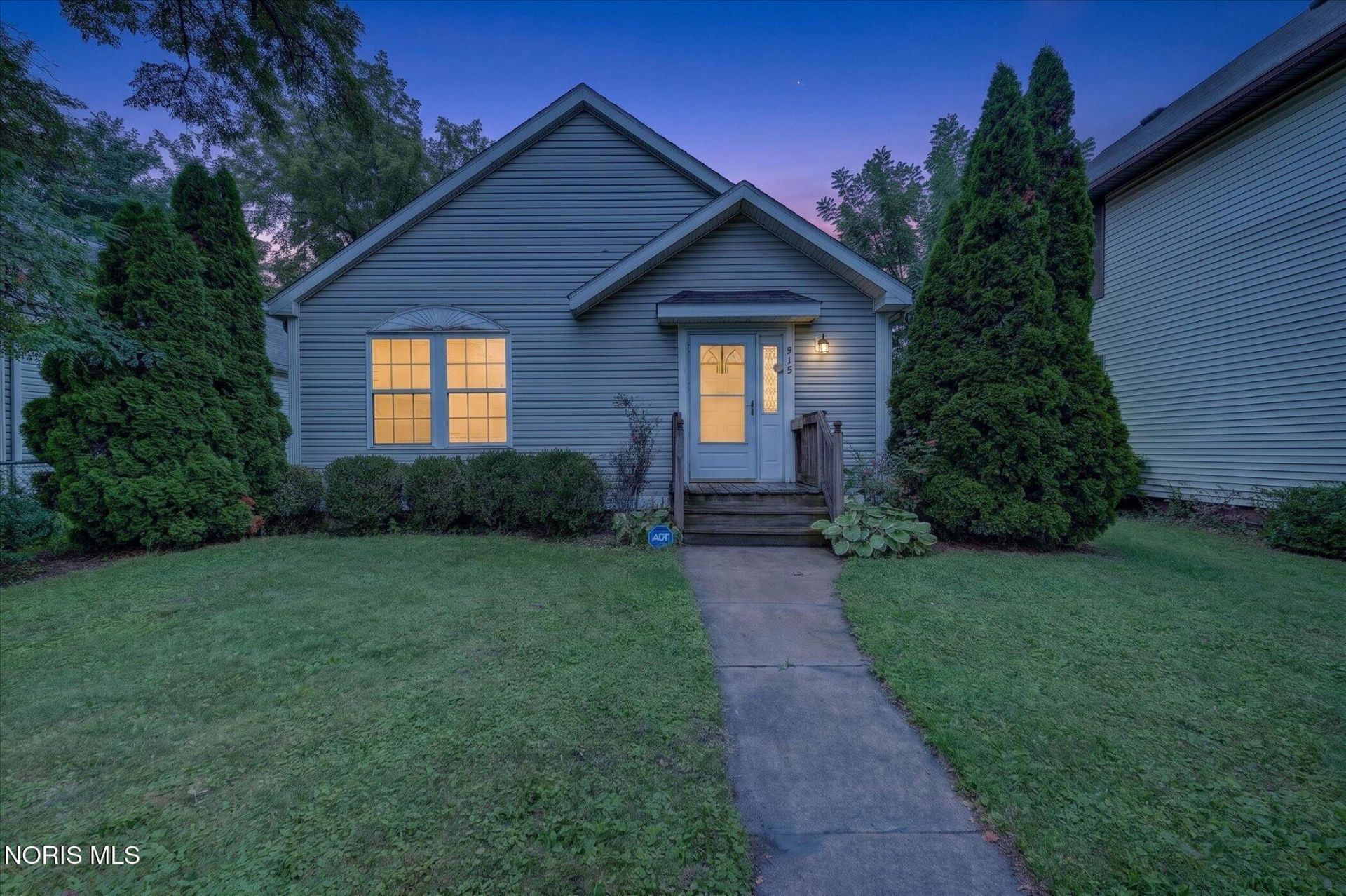 915 N Ontario Street, Toledo, OH 43604 Main Photo