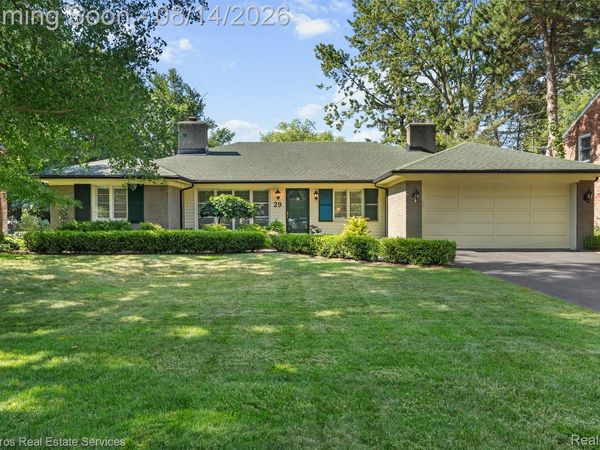 29 Hampton Road, Vlg of Grosse Pointe Shores, Mi 48236