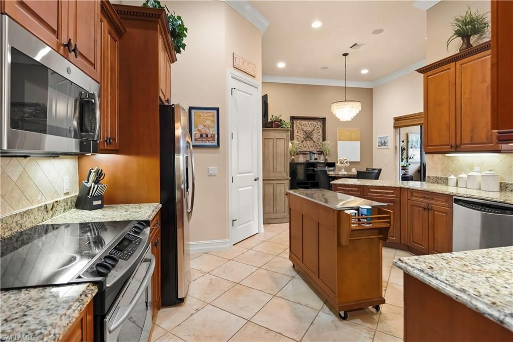 5038 Rustic Oaks Cir, Naples, FL 34105 Photo