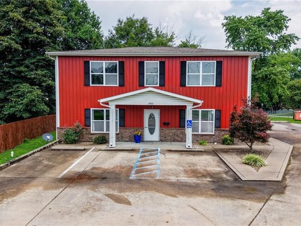 1502 W Jackson Boulevard , Jackson, MO 63755