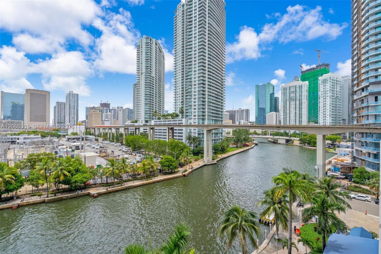 690 SW 1st Ct, Unit 2507, Miami, FL 33130 Photo