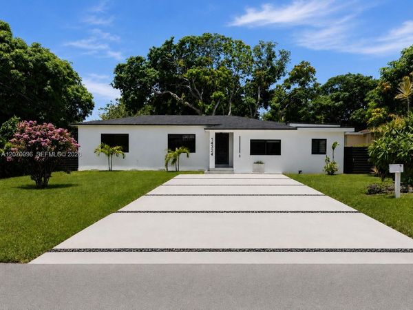 14324 Garden Dr, Miami, FL 33168