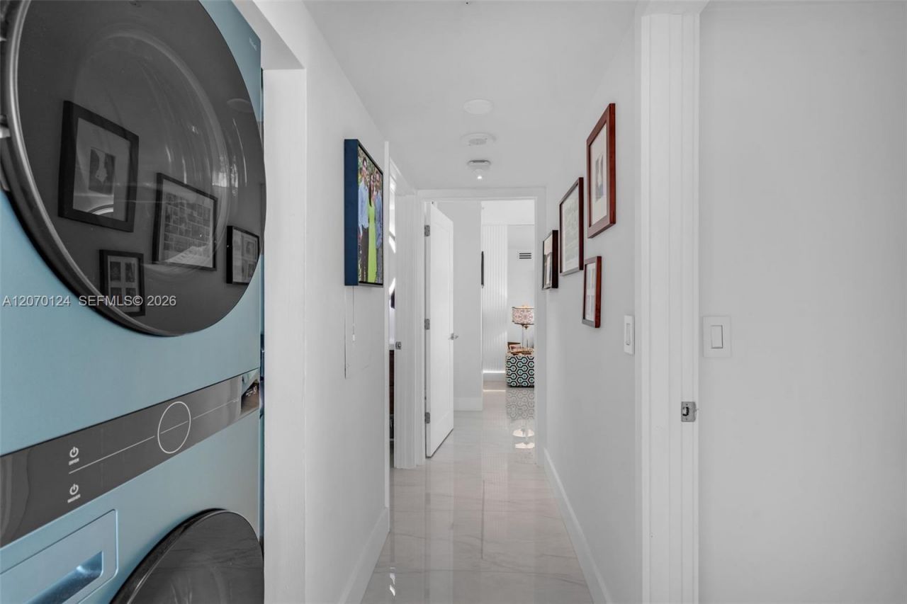 6301 Collins Ave, Unit 1207, Miami Beach, FL 33141 Photo