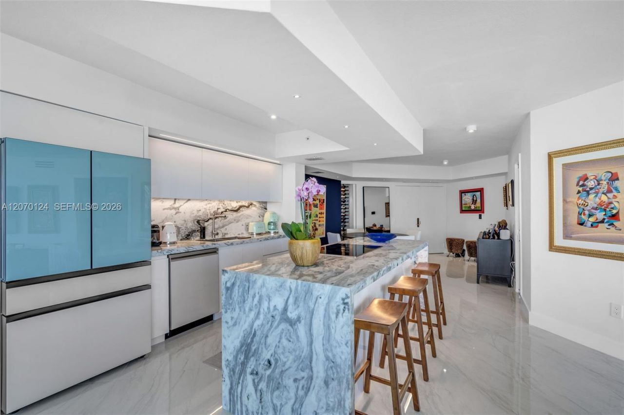 6301 Collins Ave, Unit 1207, Miami Beach, FL 33141 Photo