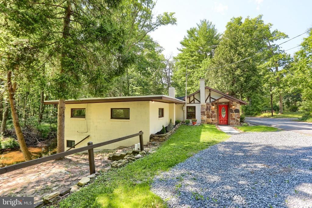 411 SPEECE LANE , DAUPHIN, PA 17018