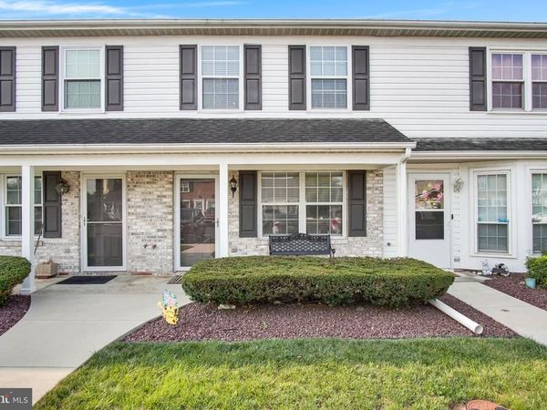 7 SOUTHPOINT DRIVE, MECHANICSBURG, PA 17055