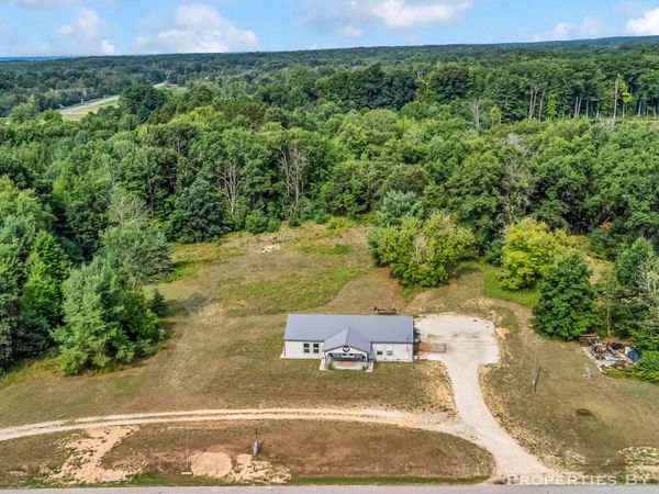 901 N Evergreen Drive, White Cloud, MI 49349