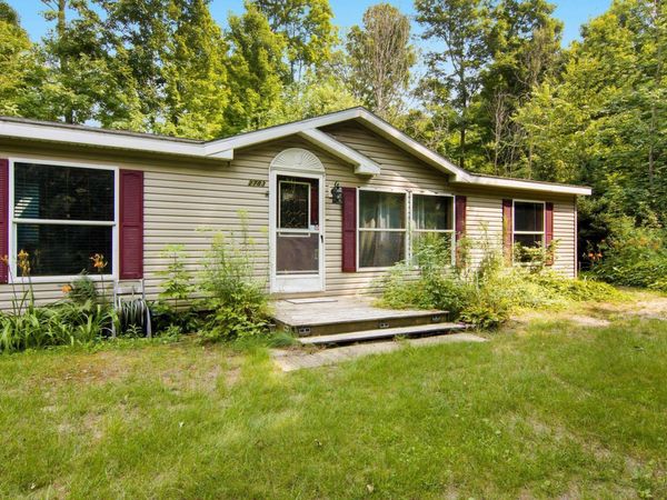 2783 Lake Ann Road, Interlochen, MI 49643
