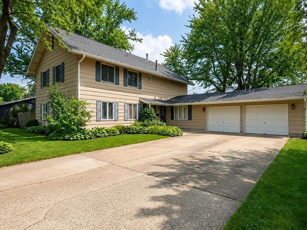 181 Tilton Park Drive, DEKALB, IL 60115