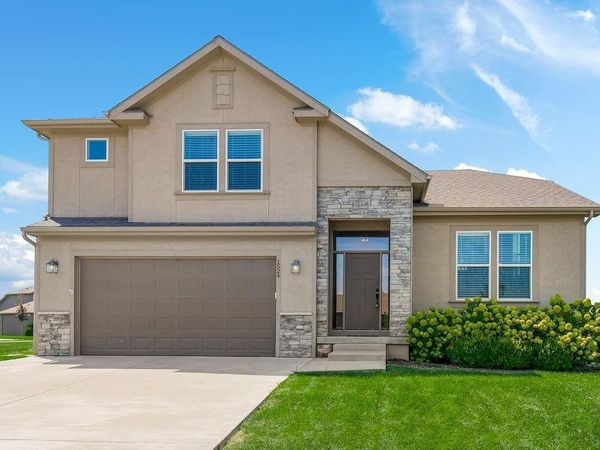 1524 N 156th Street, Basehor, KS 66007