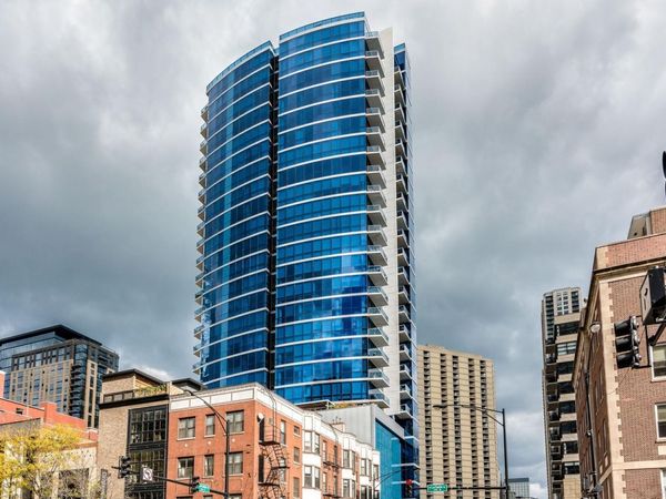 110 W Superior Street, Unit 1004, Chicago, IL 60610