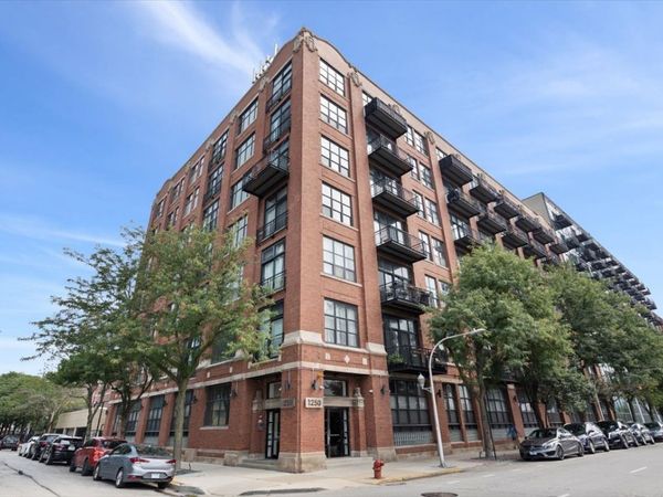 1250 W Van Buren Street , Unit 704, Chicago, IL 60607