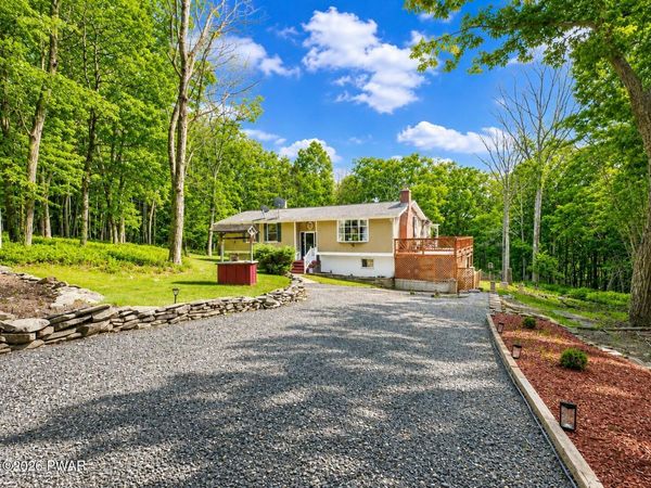 2193 Spring Drive , Bushkill, PA 18324