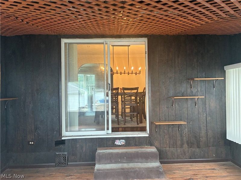 390 WILSON Street W, Struthers, OH 44471 Photo 8