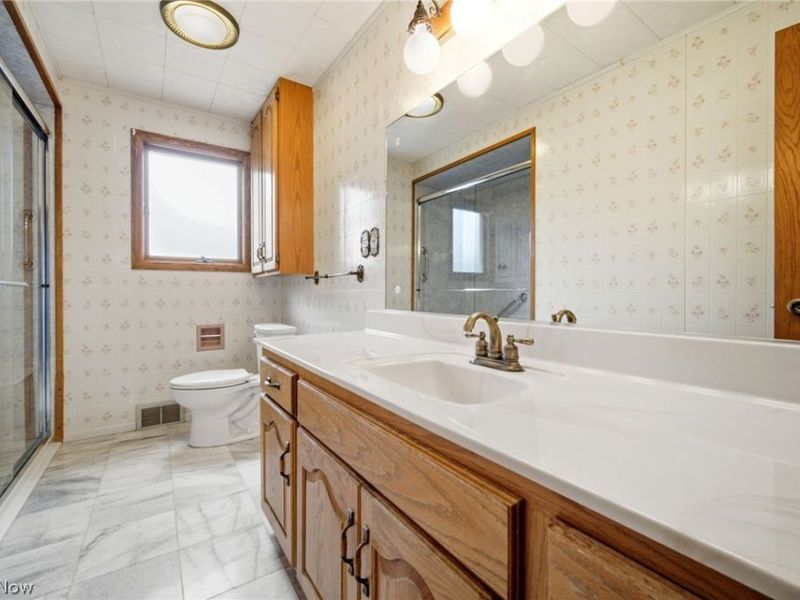 2475 Robinhood Drive, Parma, OH 44134 Photo 23