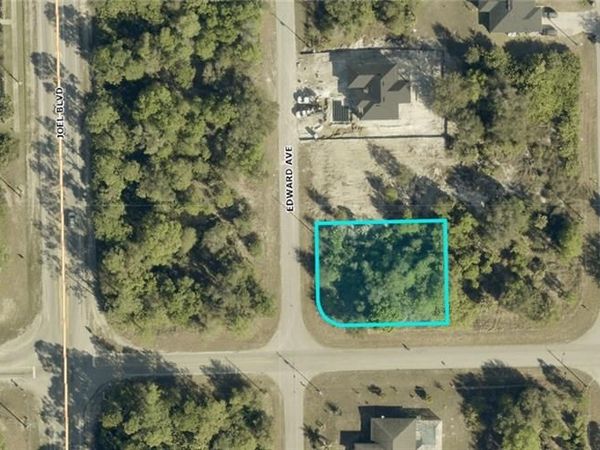 2100 Edward AVE , ALVA, FL 33920
