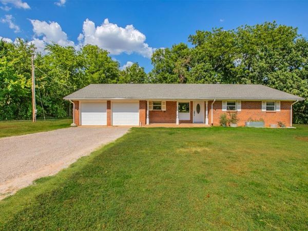 119 S County Line Avenue, Blanchard, OK 73010