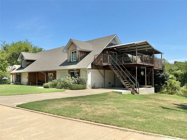 700 N Maytubby Street , Kingston, OK 73439