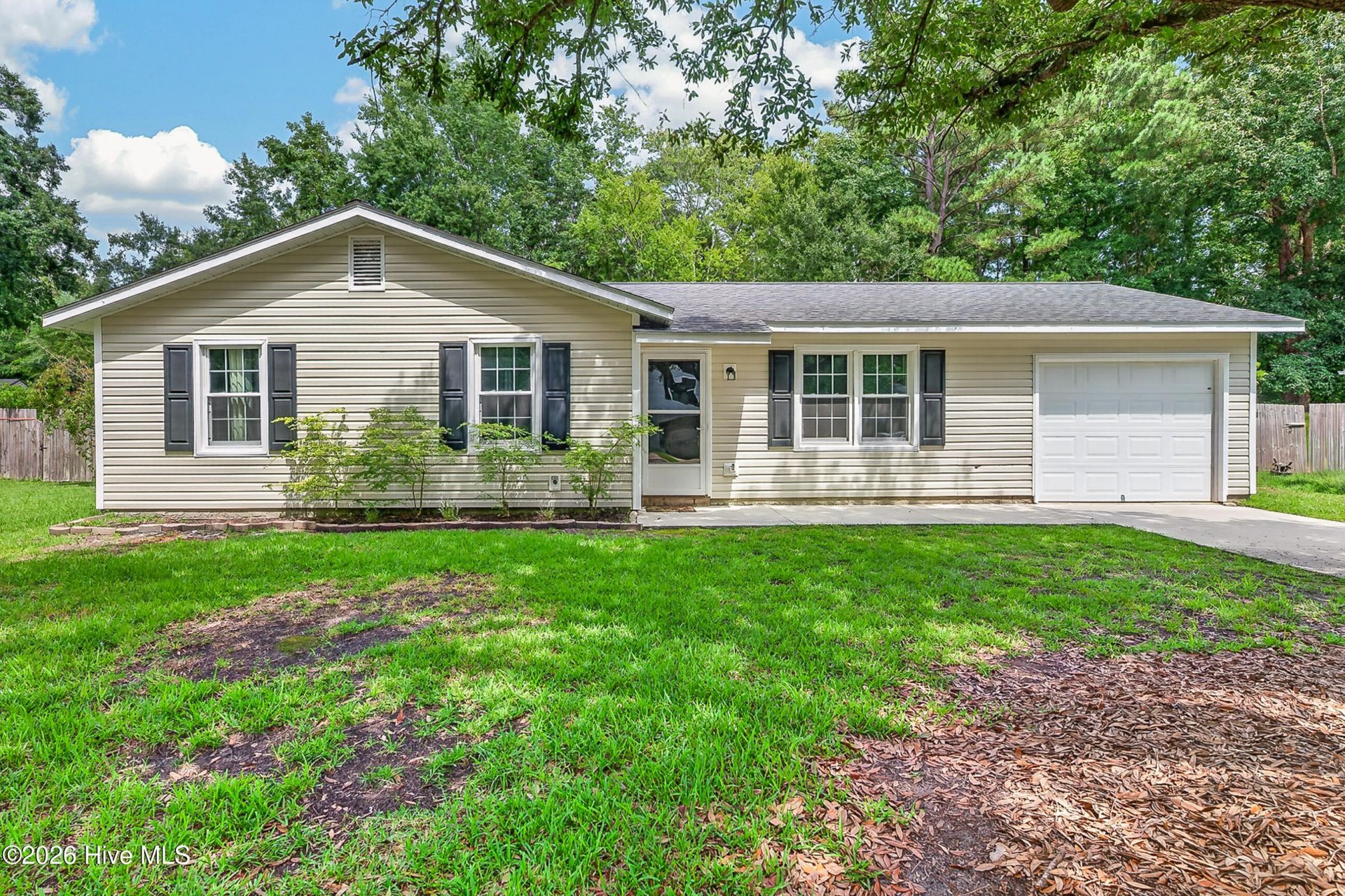 509 Redwood Place, Jacksonville, NC 28540 Main Photo