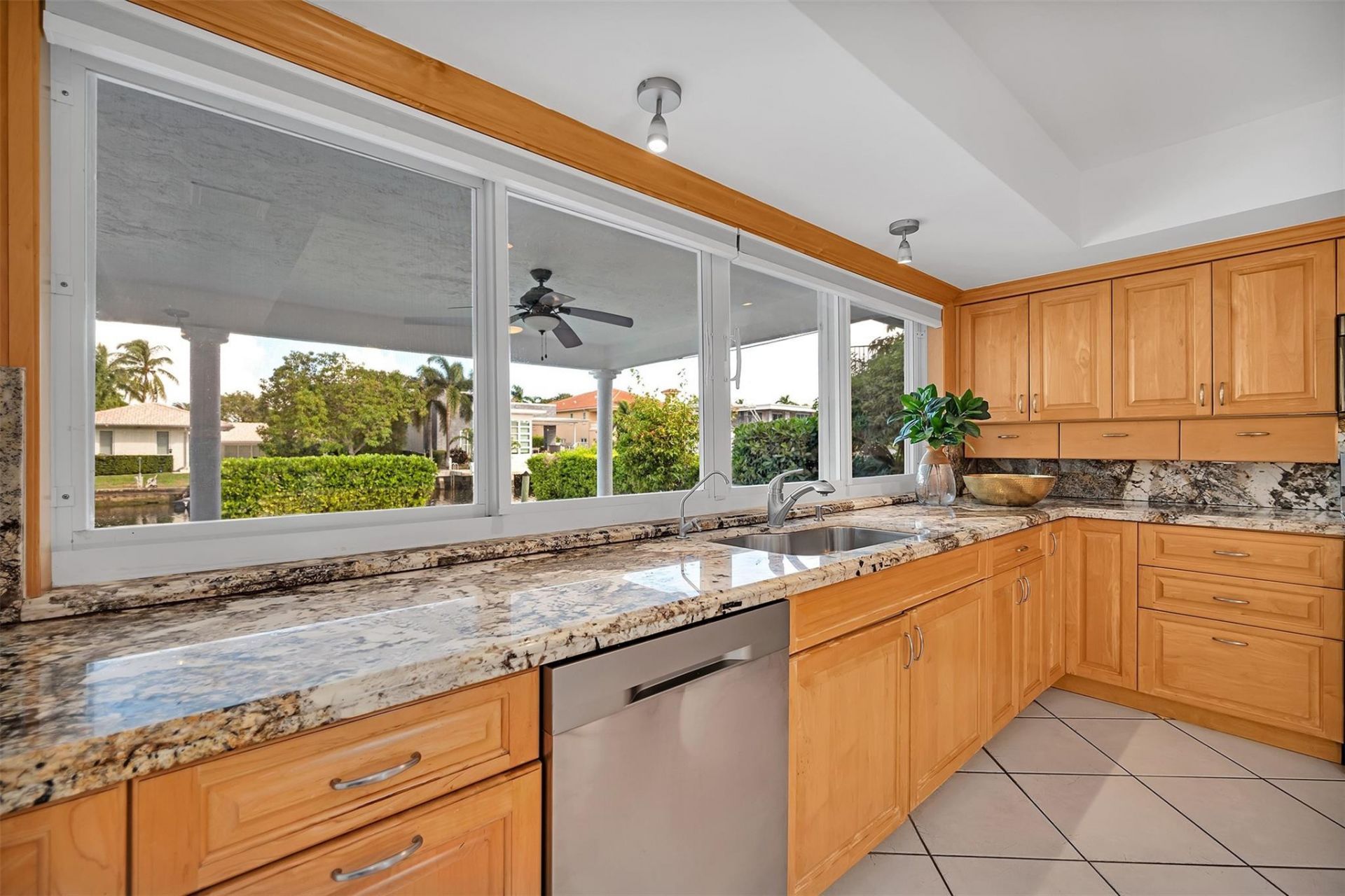 2427 Sea Island Drive, Fort Lauderdale, FL 33301 Photo