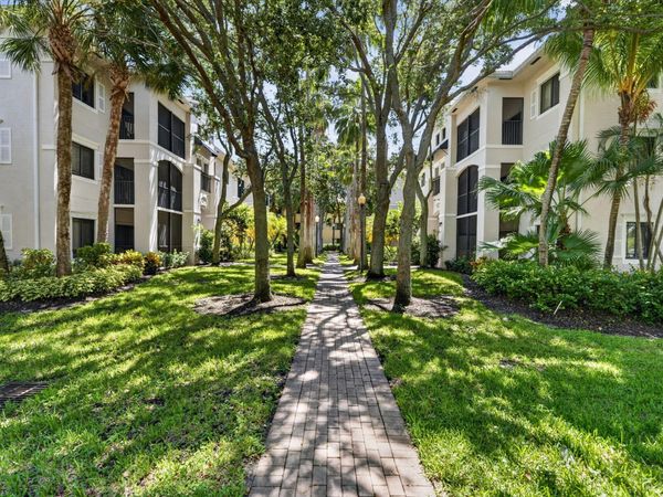 3022 ALCAZAR Place, Unit 301, Palm Beach Gardens, FL 33410
