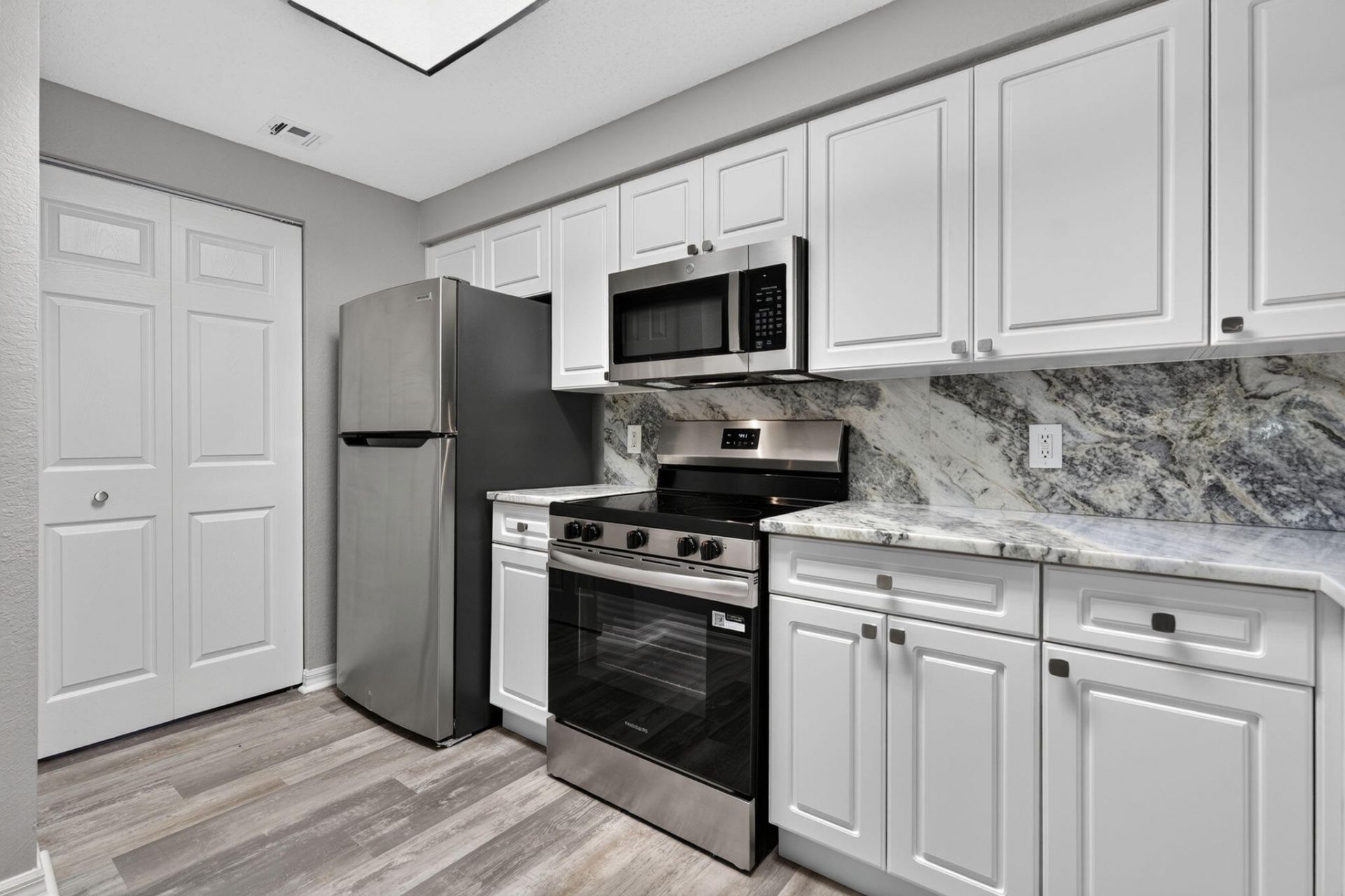 3022 Alcazar Place, Unit 301, Palm Beach Gardens, FL 33410 Photo