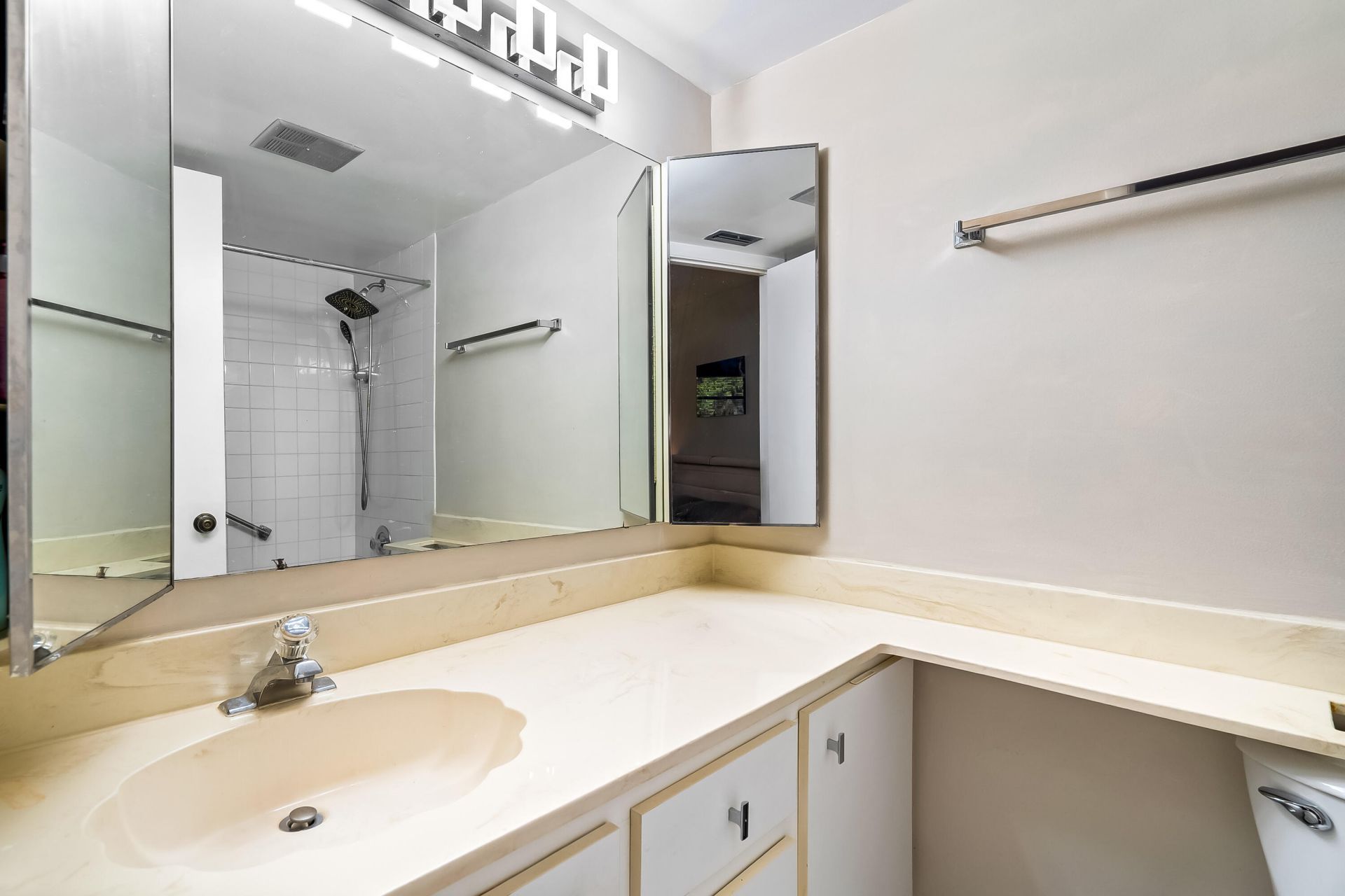7579 NW 79th Avenue, Unit 204, Tamarac, FL 33321 Photo