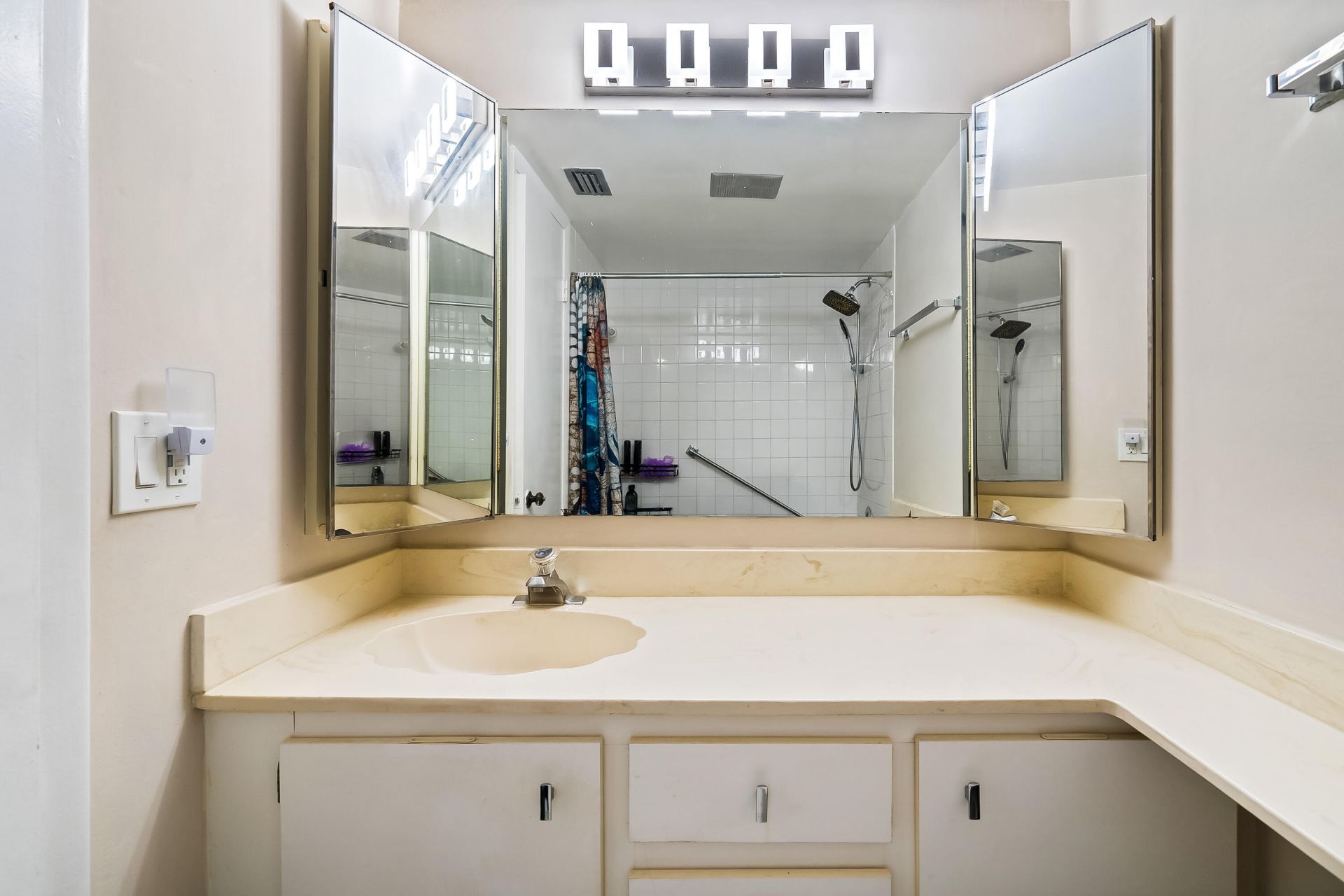 7579 NW 79th Avenue, Unit 204, Tamarac, FL 33321 Photo