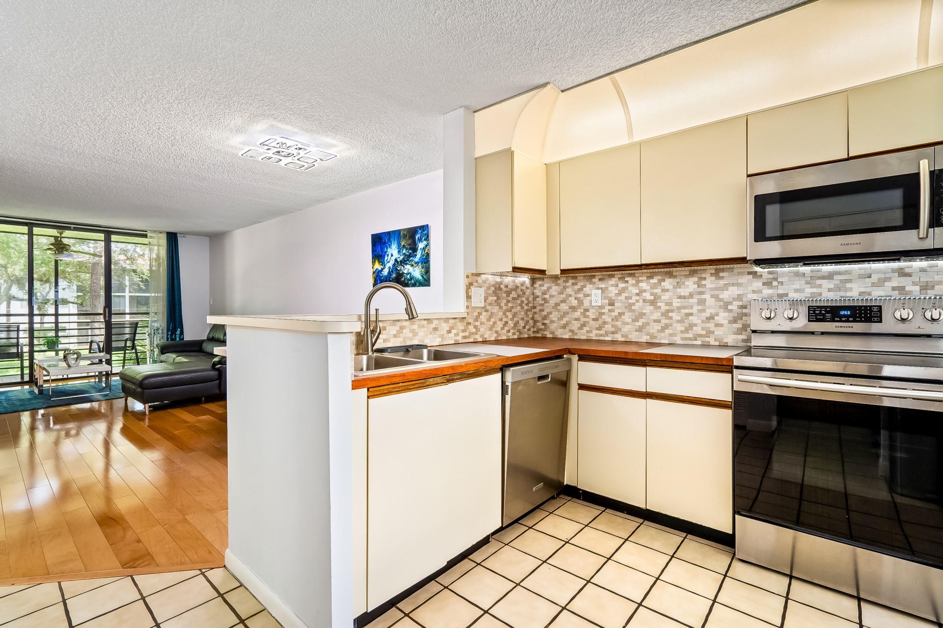 7579 NW 79th Avenue, Unit 204, Tamarac, FL 33321 Photo