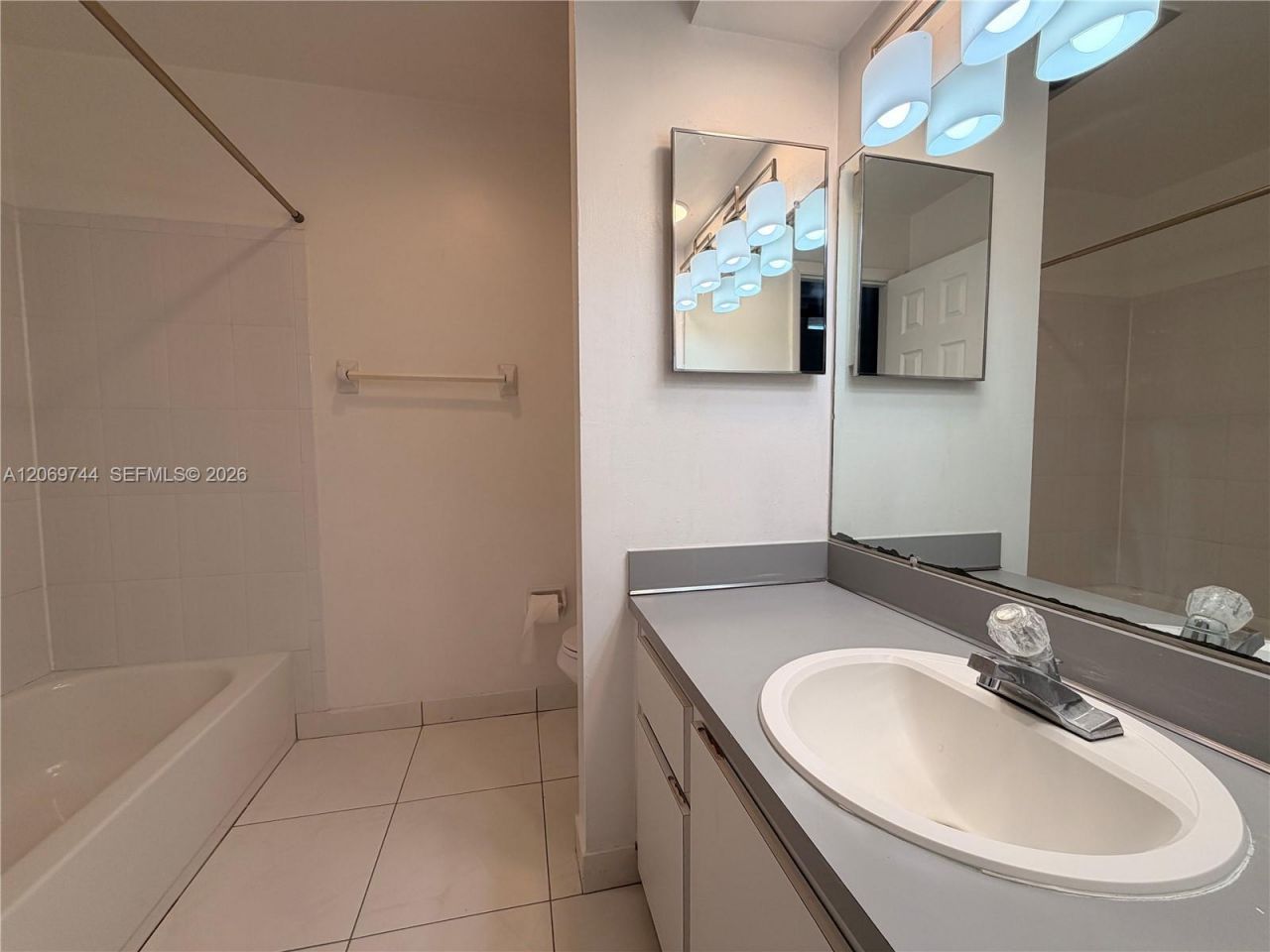 4004 SW 68th Ln, Unit 17-J, Miramar, FL 33023 Photo