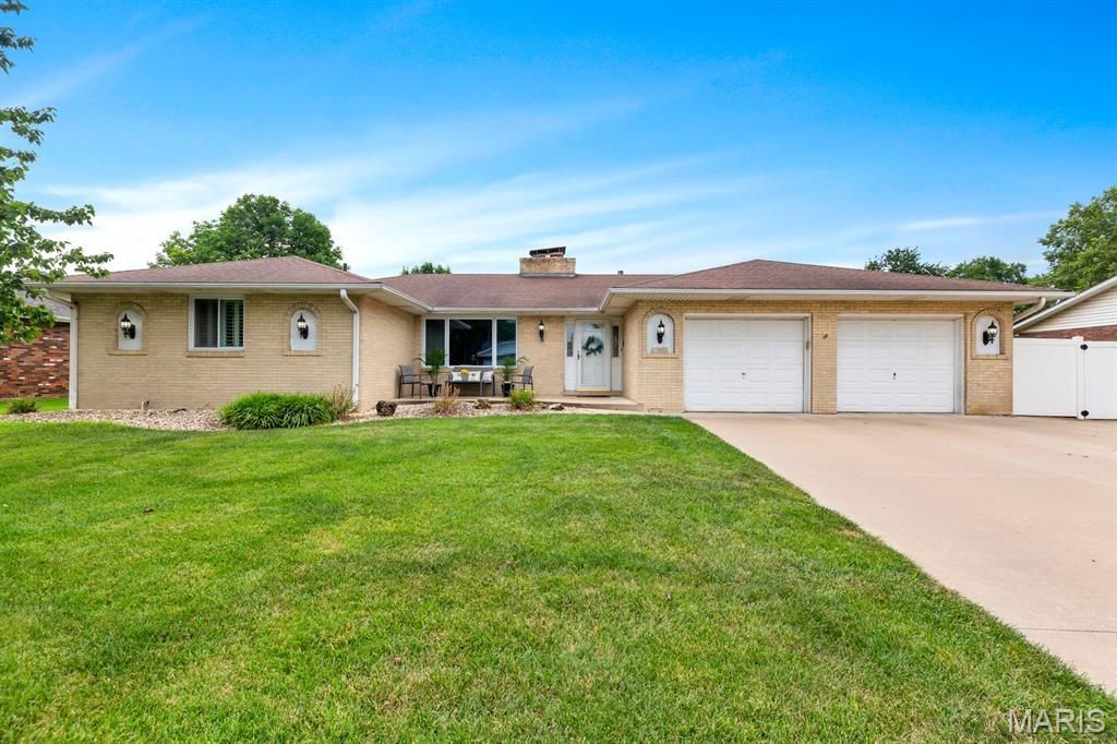 2316 Dwight Drive, Granite City, IL 62040 Main Photo