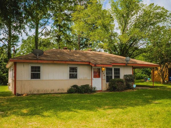 420 E Oakland St, Monticello, AR 71655