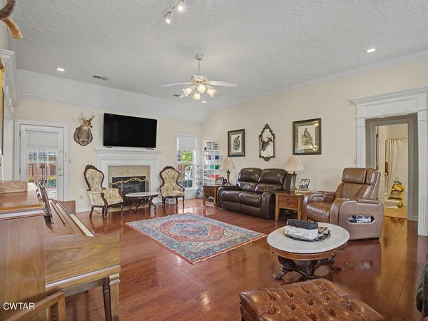 45 Isaac Street , Jackson, TN 38305