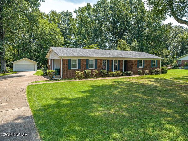 64 Hundley Avenue , Jackson, TN 38301