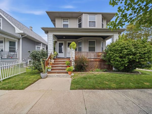 5802 W Grace Street, Chicago, IL 60634